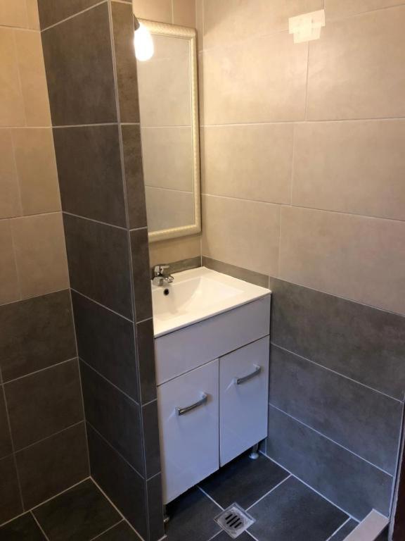 Brassoi Vendeghaz Hotel Miskolc Bagian luar foto