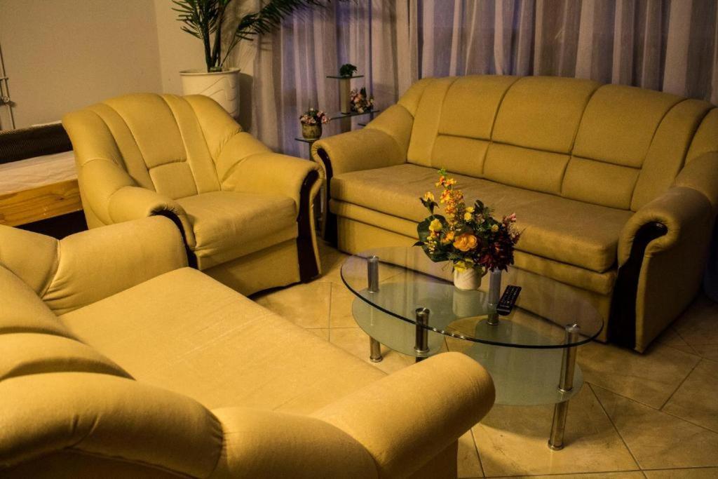 Brassoi Vendeghaz Hotel Miskolc Bagian luar foto