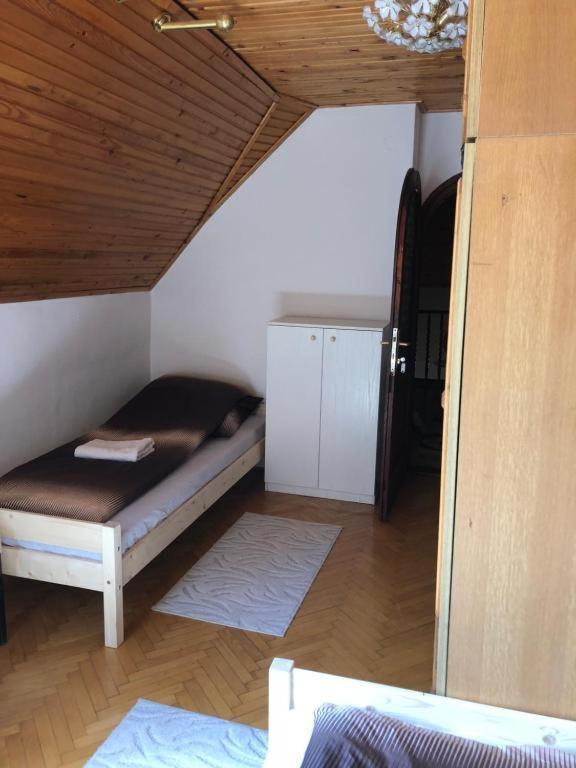 Brassoi Vendeghaz Hotel Miskolc Bagian luar foto