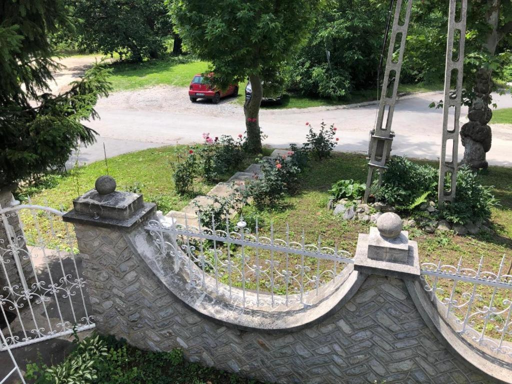 Brassoi Vendeghaz Hotel Miskolc Bagian luar foto